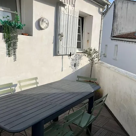 Very Bright Nest With Terrace In The Village Lejlighed La Flotte