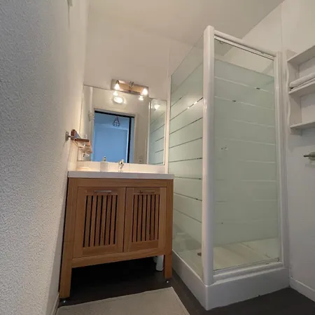 Very Bright Nest With Terrace In The Village La Flotte