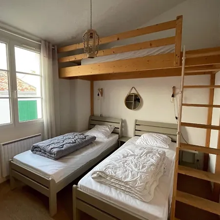 Very Bright Nest With Terrace In The Village *