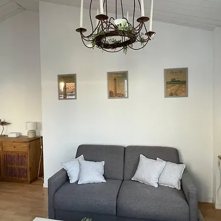 Apartment Very Bright Nest With Terrace In The Village La Flotte